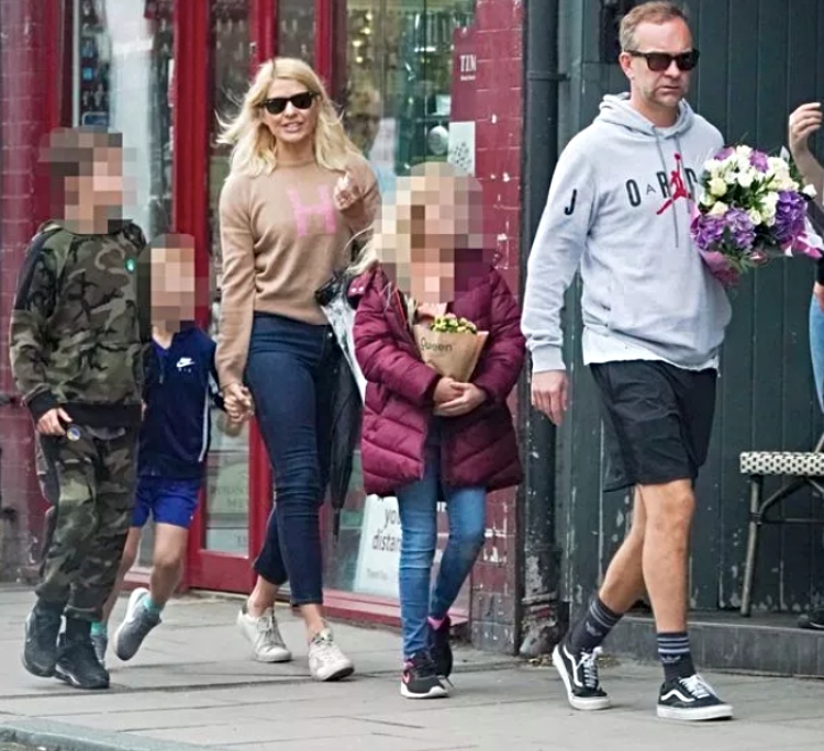 Holly Willoughby family